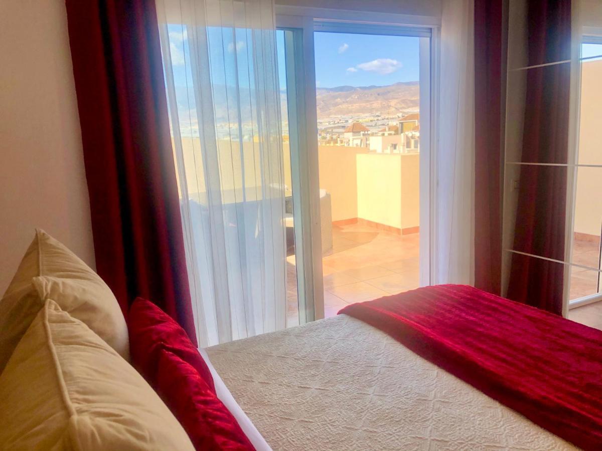 Atico Deluxe Entre Centro Y Playa Salinas Con Terraza, Wifi, Piscina Climatizada, Gym, Sauna Y Garaje -Smart Tv Roquetas de Mar Buitenkant foto